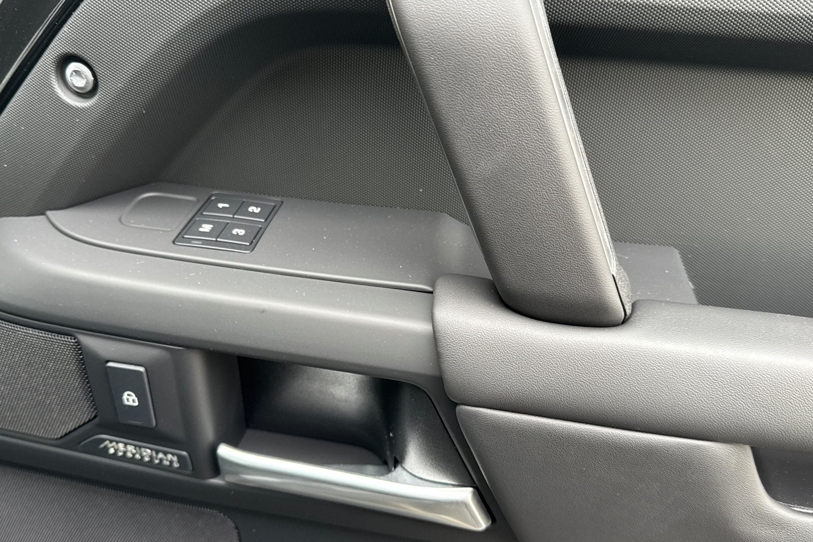 2026 Land Rover Defender 110 X-Dynamic SE