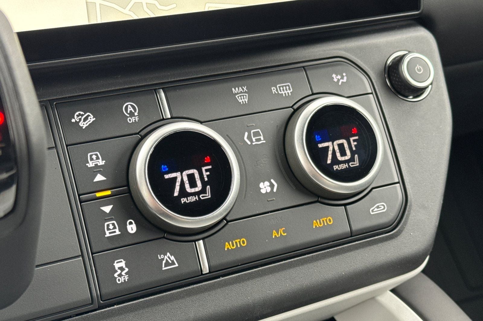 2026 Land Rover Defender 110 X-Dynamic SE