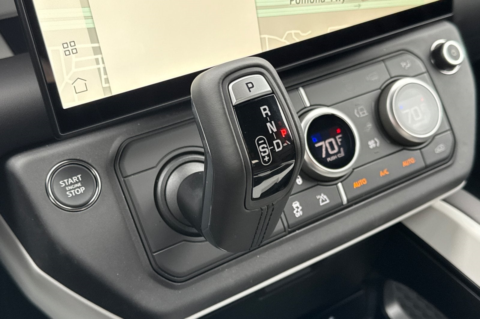 2026 Land Rover Defender 110 X-Dynamic SE