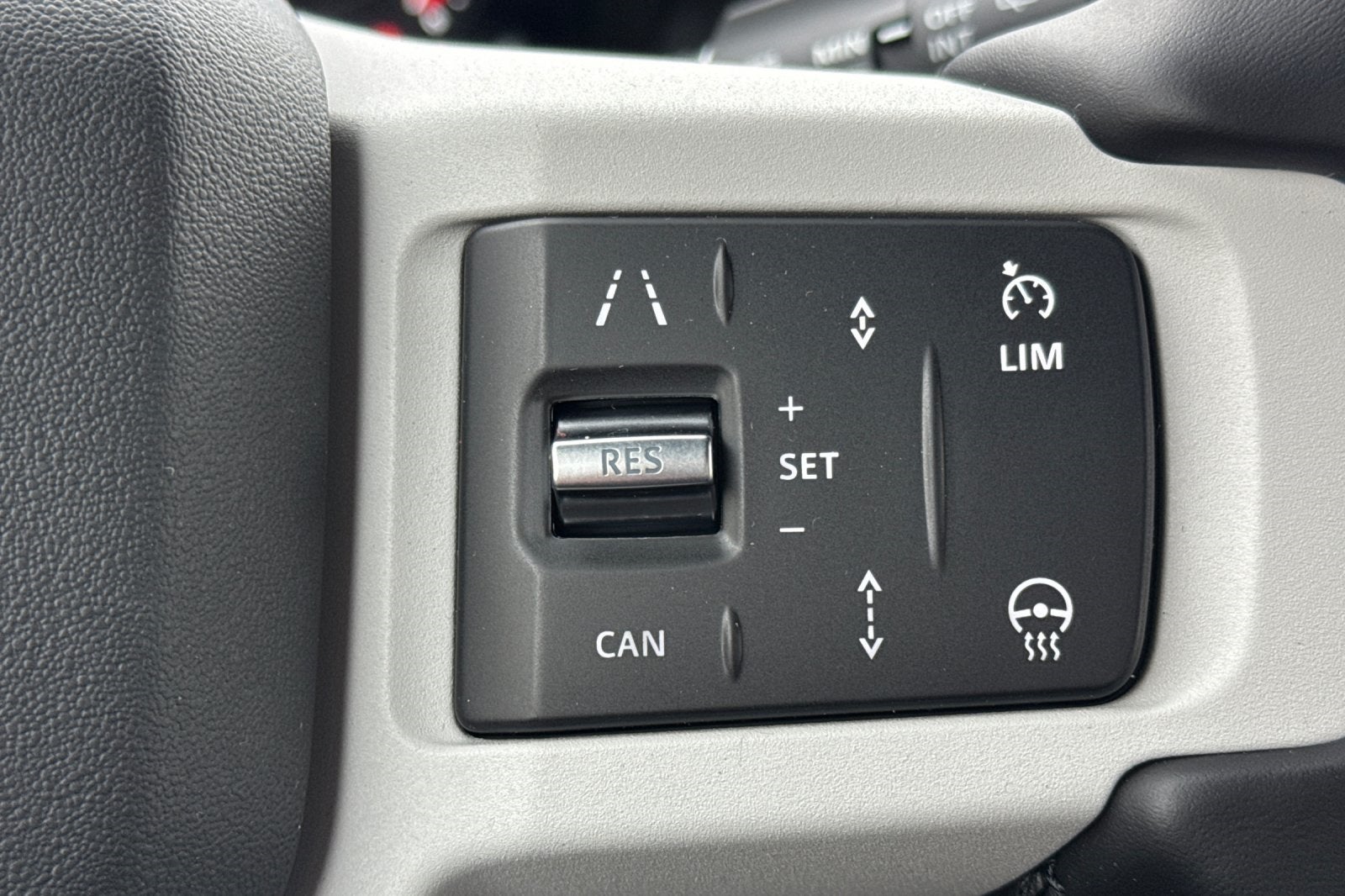 2026 Land Rover Defender 110 X-Dynamic SE