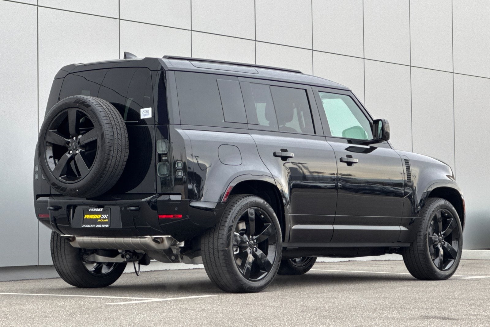 2026 Land Rover Defender 110 X-Dynamic SE