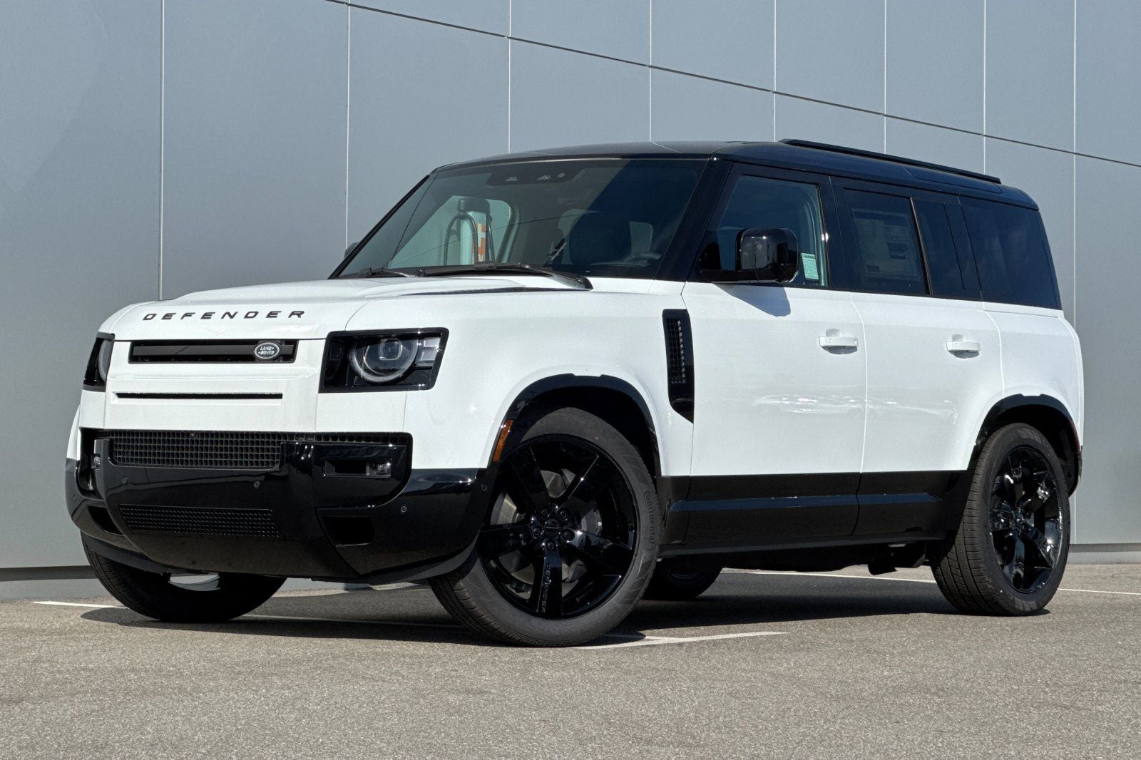 2026 Land Rover Defender 110 X-Dynamic SE