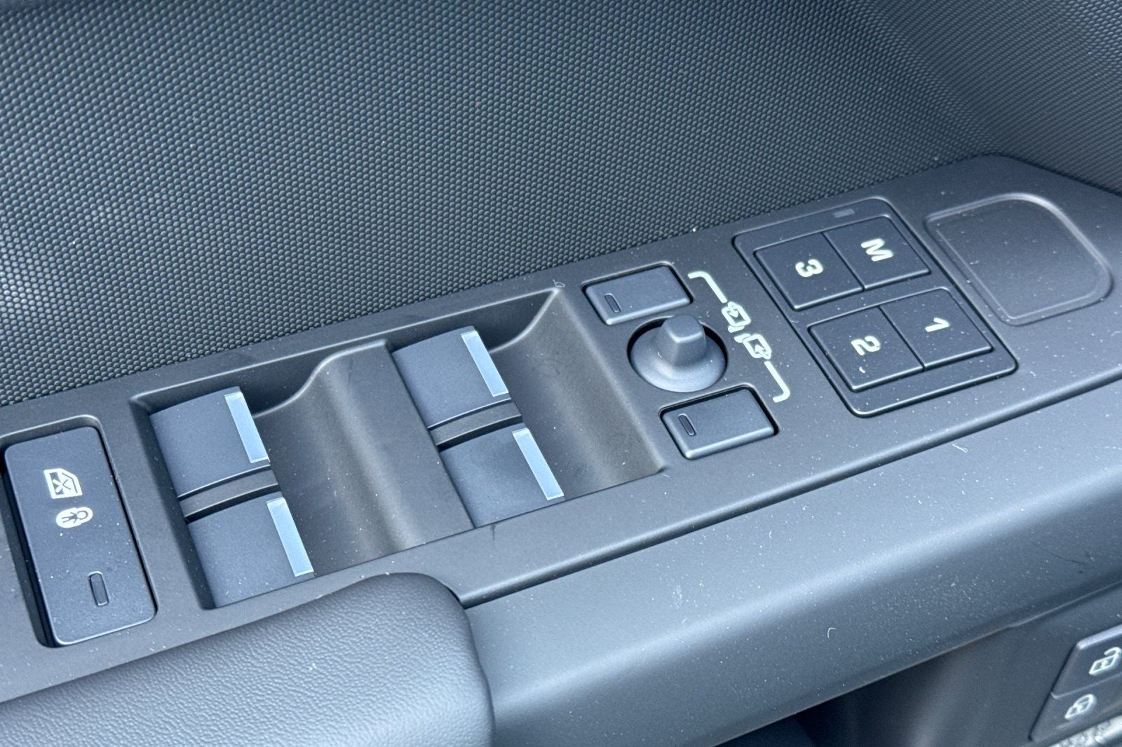 2026 Land Rover Defender 110 X-Dynamic SE