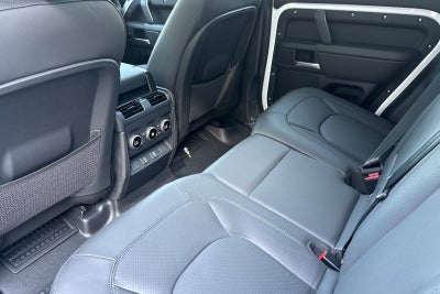 2026 Land Rover Defender 110 X-Dynamic SE