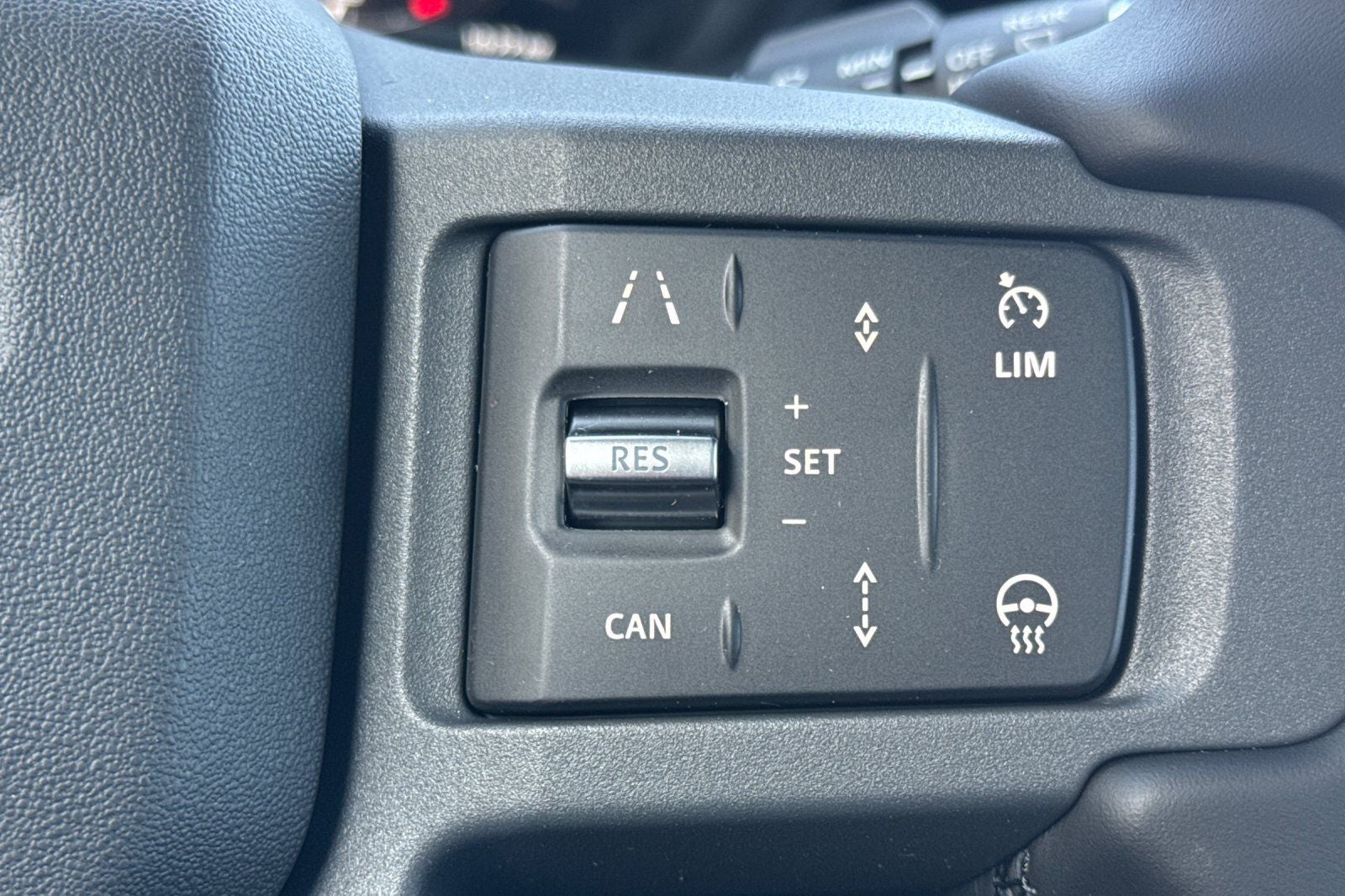 2026 Land Rover Defender 110 X-Dynamic SE