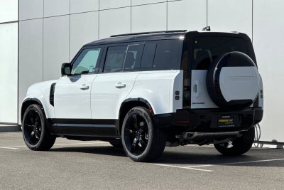 2026 Land Rover Defender 110 X-Dynamic SE