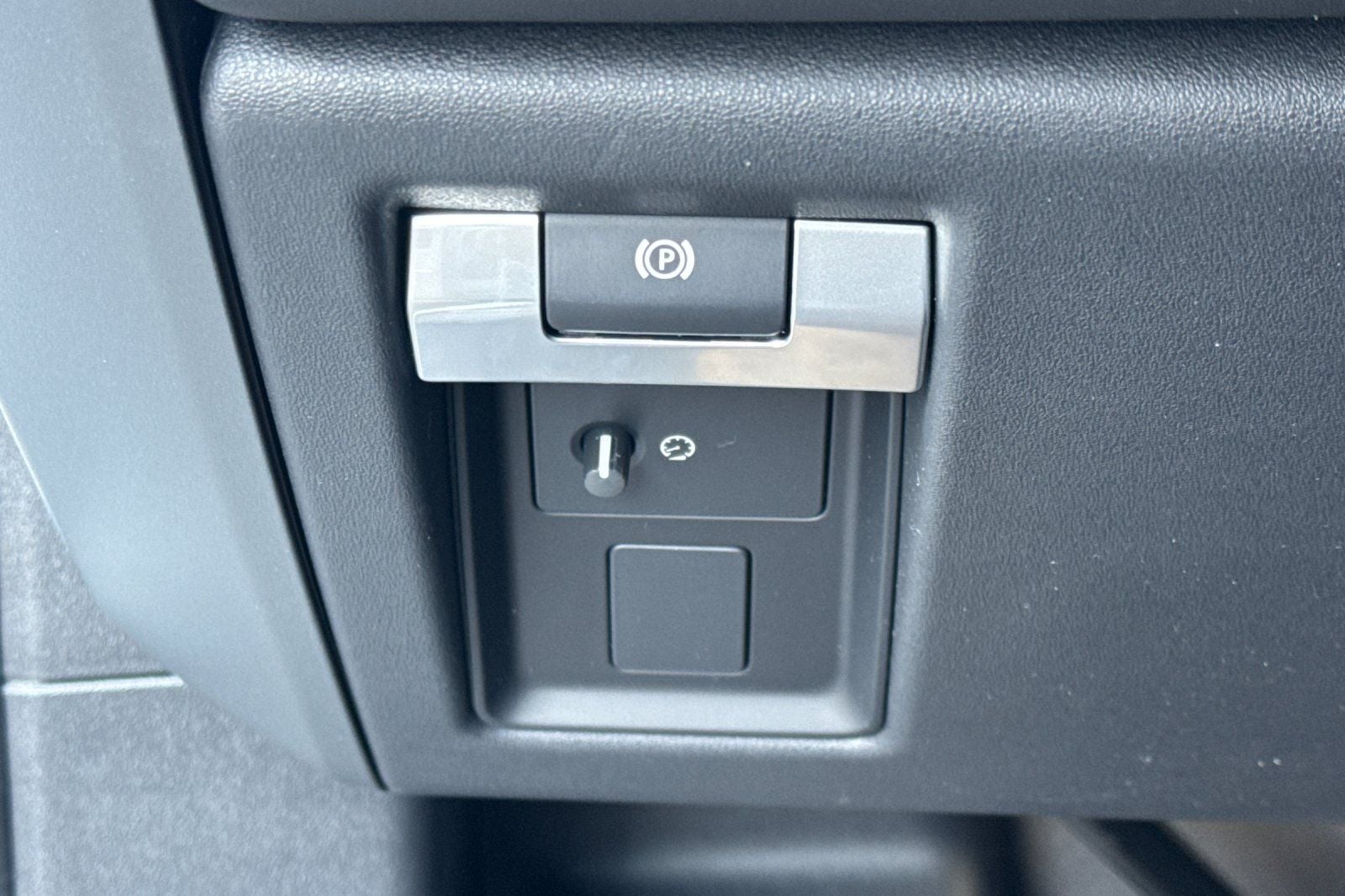 2026 Land Rover Defender 110 X-Dynamic SE