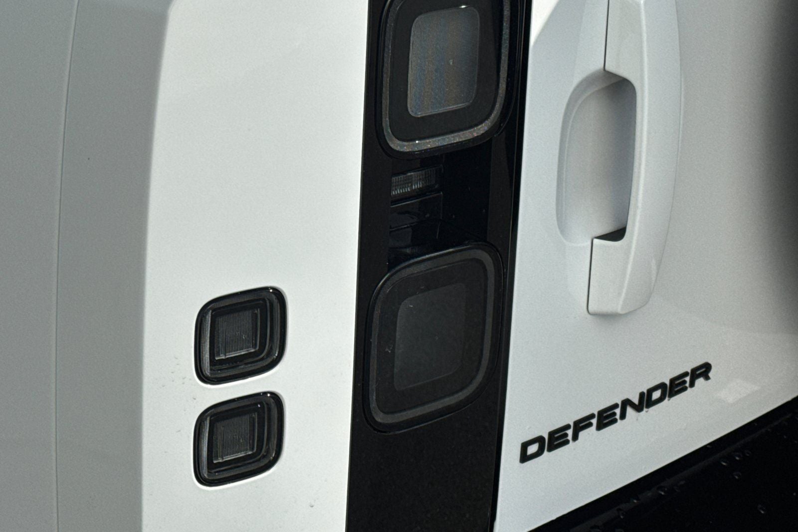 2026 Land Rover Defender 110 X-Dynamic SE