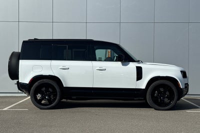 2026 Land Rover Defender 110 X-Dynamic SE