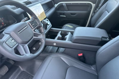 2026 Land Rover Defender 110 X-Dynamic SE