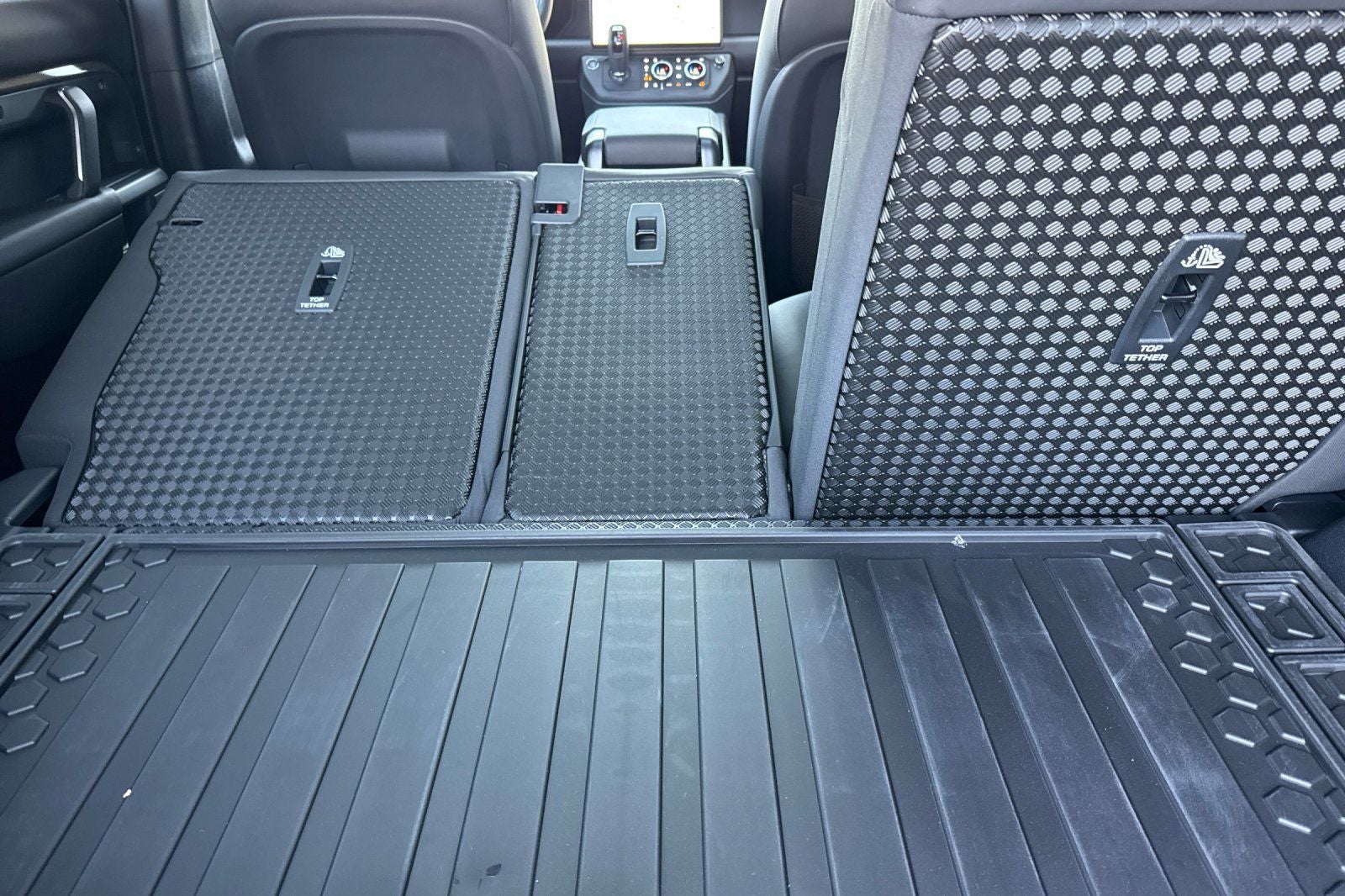 2026 Land Rover Defender 110 X-Dynamic SE