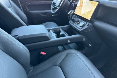 2026 Land Rover Defender 110 X-Dynamic SE