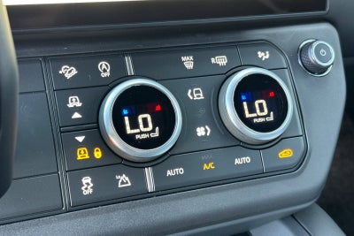 2026 Land Rover Defender 110 X-Dynamic SE