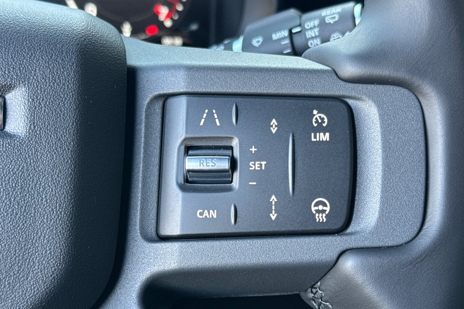 2026 Land Rover Defender 110 X-Dynamic SE