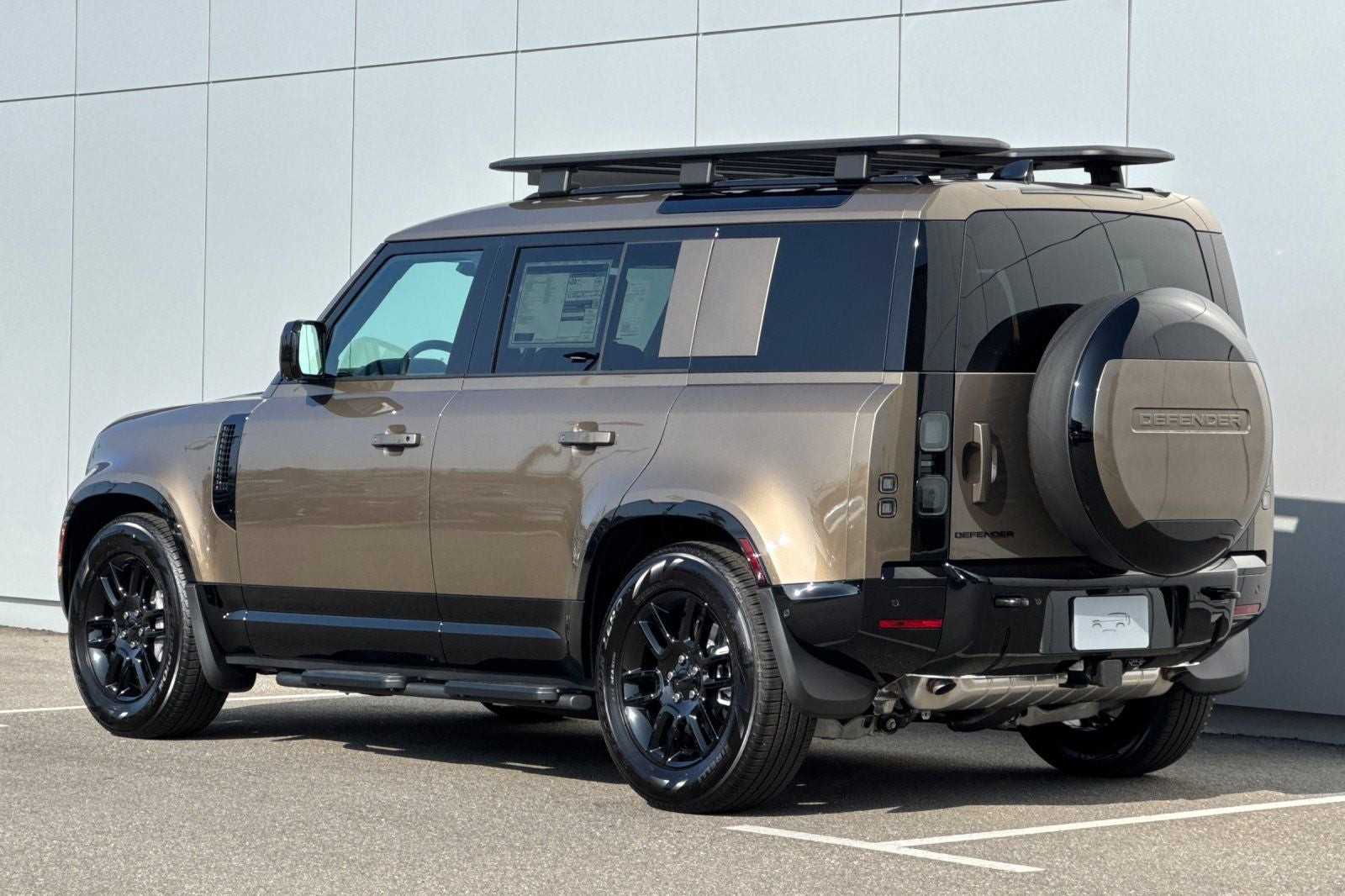 2026 Land Rover Defender 110 X-Dynamic SE