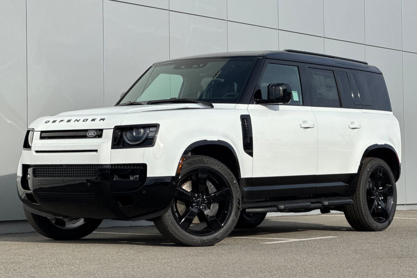 2026 Land Rover Defender 110 X-Dynamic SE