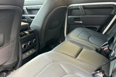 2026 Land Rover Defender 110 X-Dynamic SE