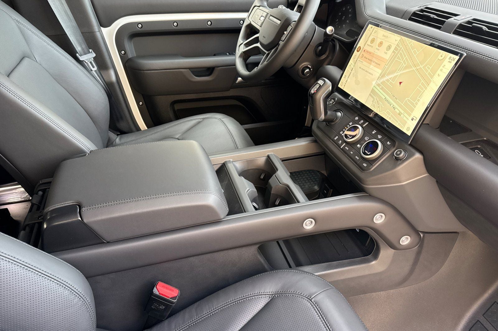 2026 Land Rover Defender 110 X-Dynamic SE