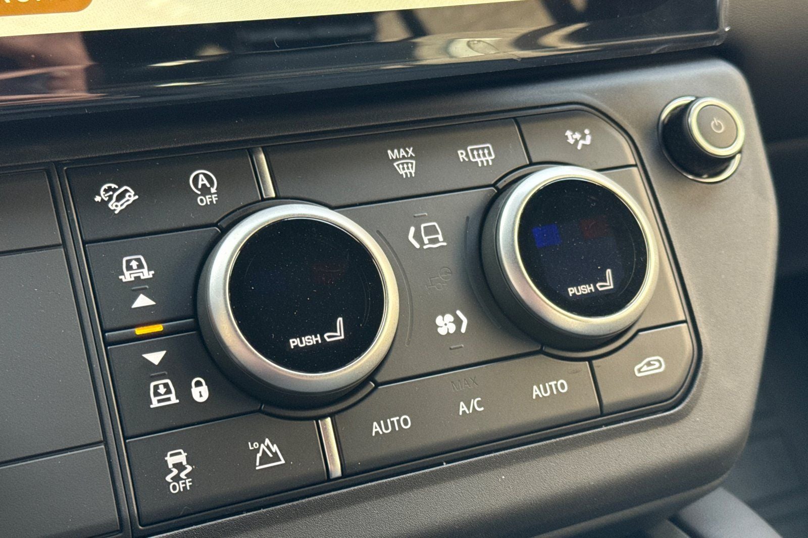 2026 Land Rover Defender 110 X-Dynamic SE