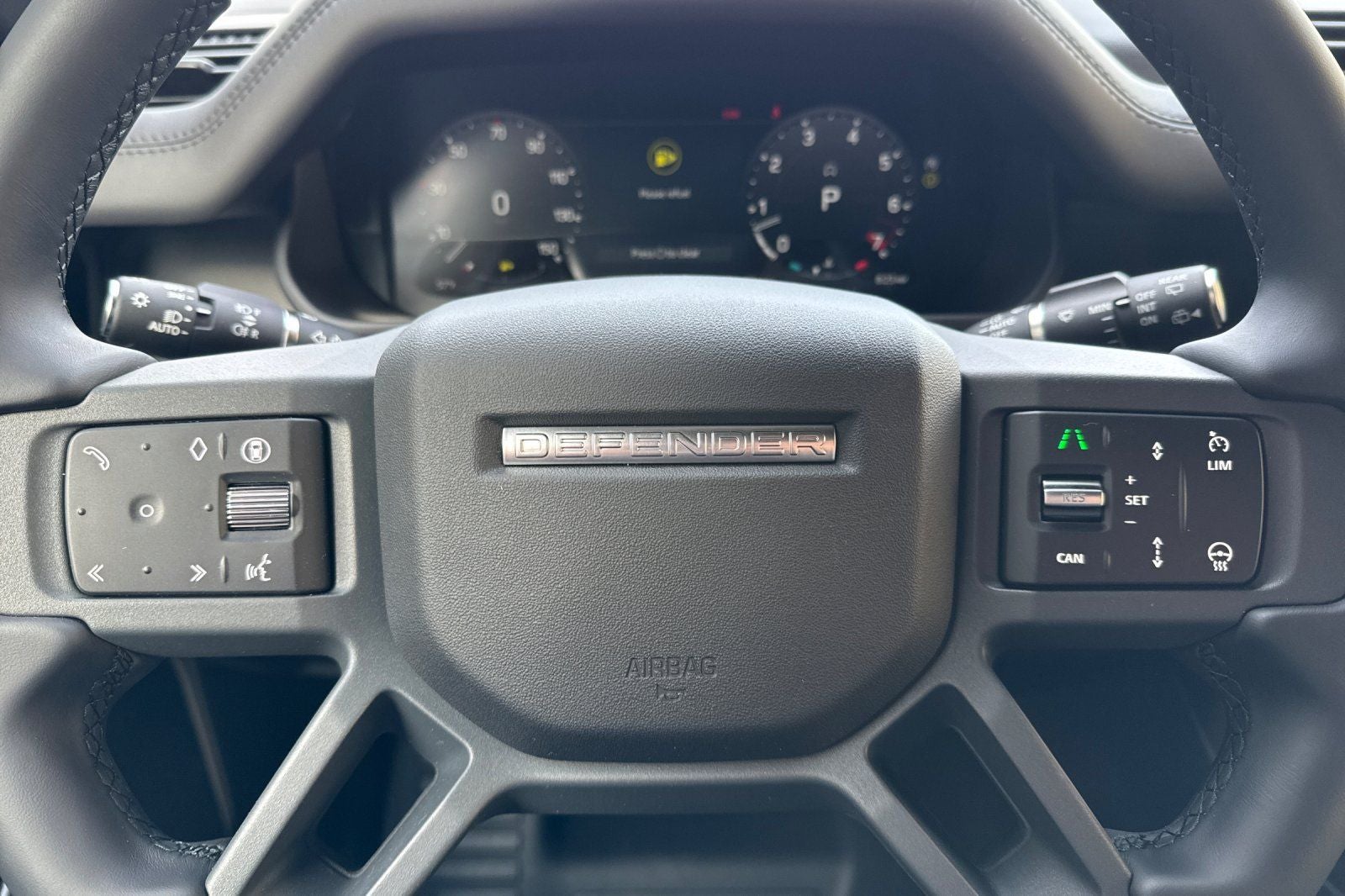 2026 Land Rover Defender 110 X-Dynamic SE