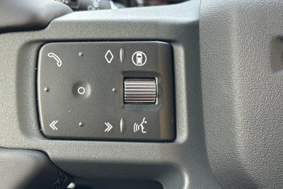 2026 Land Rover Defender 110 X-Dynamic SE