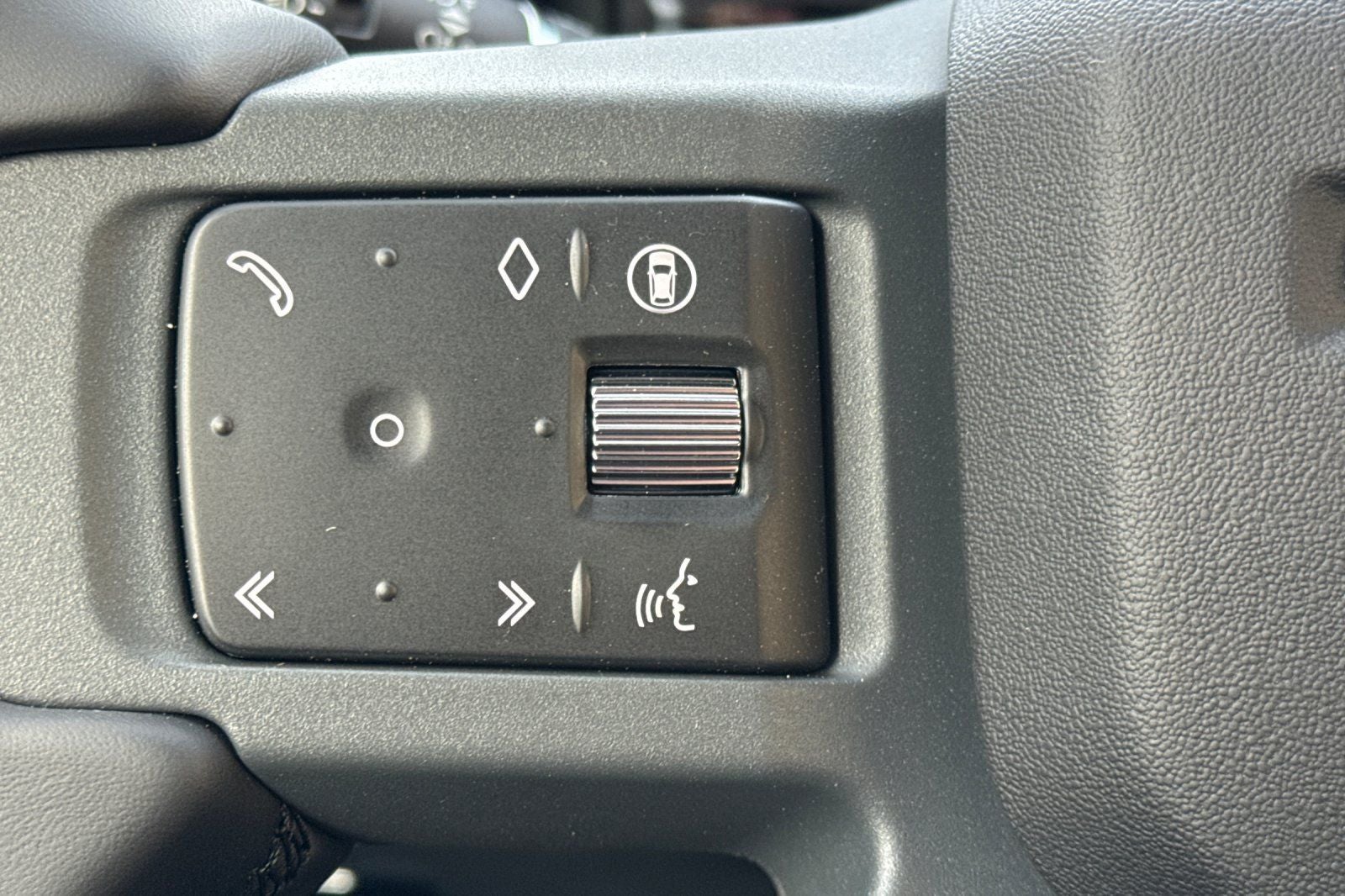 2026 Land Rover Defender 110 X-Dynamic SE