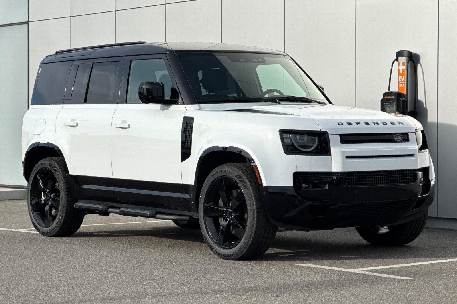 2026 Land Rover Defender 110 X-Dynamic SE