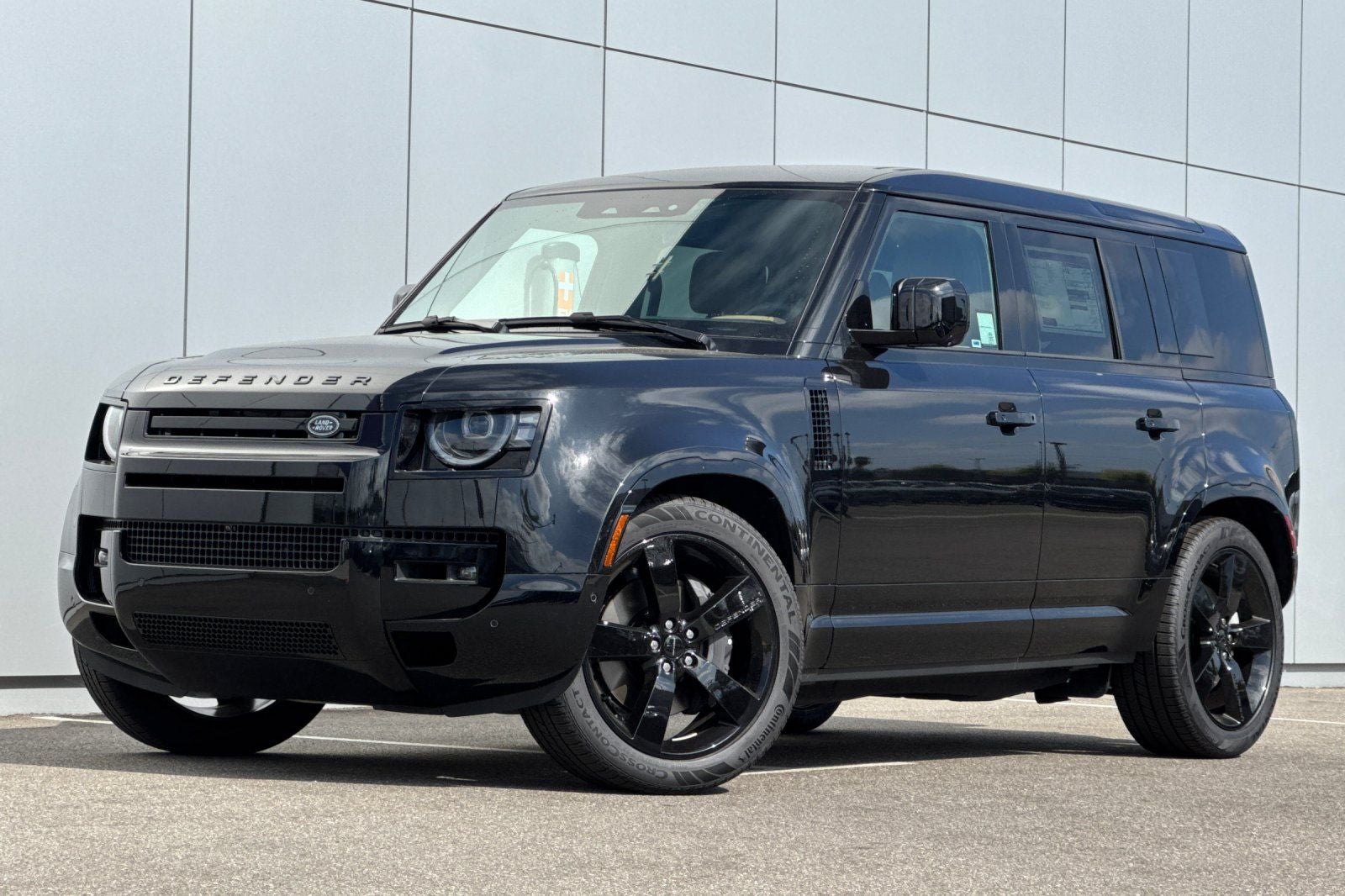2026 Land Rover Defender 110 X-Dynamic SE