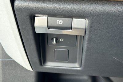2026 Land Rover Defender 110 X-Dynamic SE