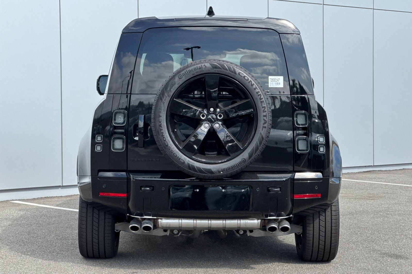 2026 Land Rover Defender 110 X-Dynamic SE