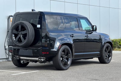 2026 Land Rover Defender 110 X-Dynamic SE