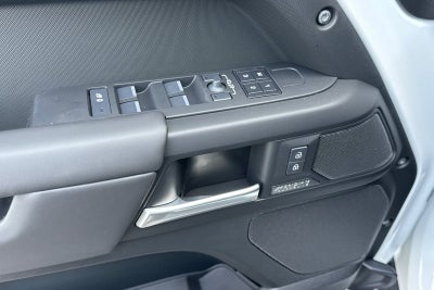 2026 Land Rover Defender 130 X-Dynamic SE