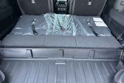 2026 Land Rover Defender 130 X-Dynamic SE