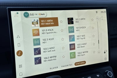 2026 Land Rover Defender 130 X-Dynamic SE