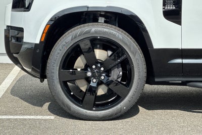 2026 Land Rover Defender 130 X-Dynamic SE
