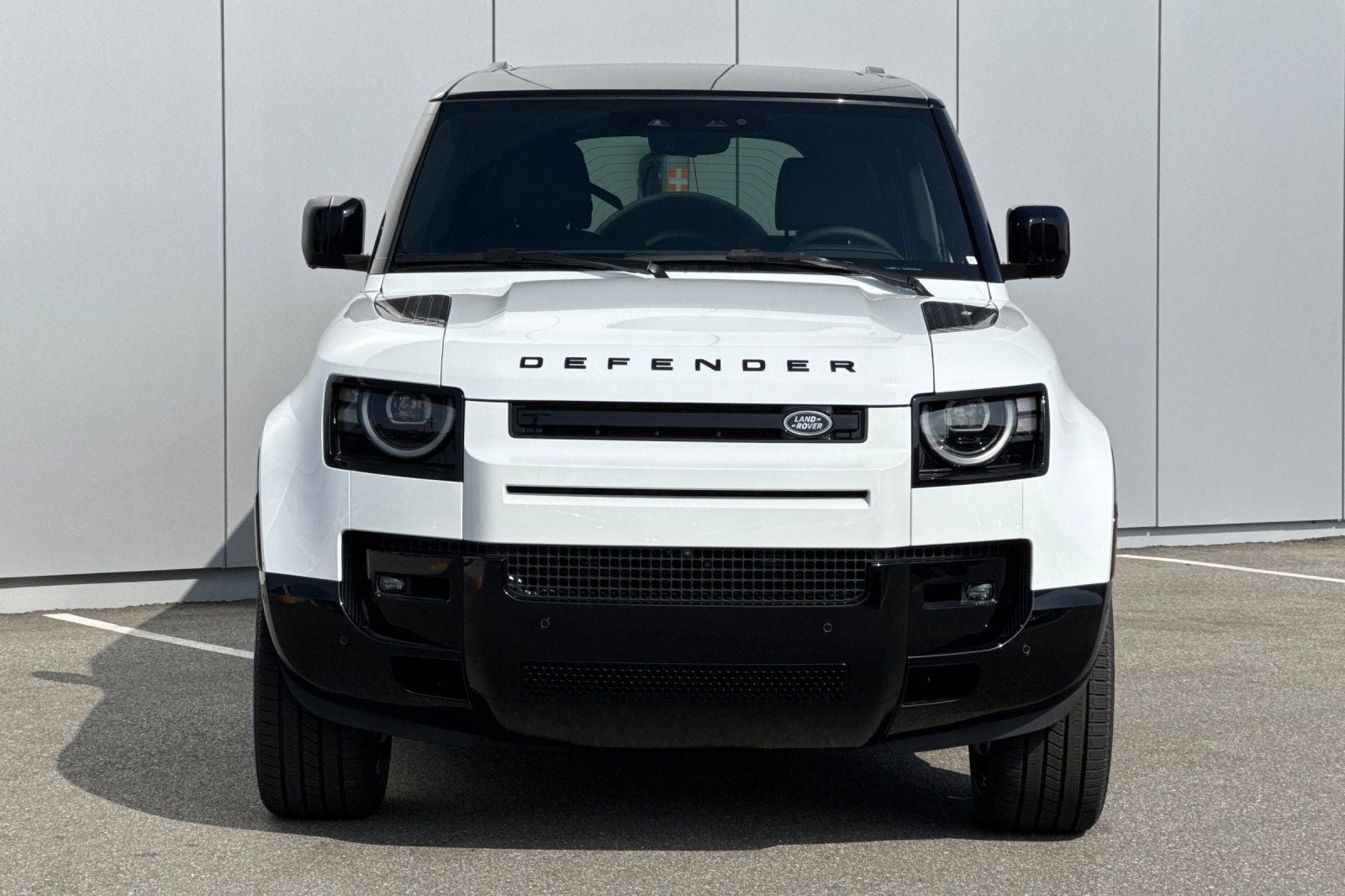 2026 Land Rover Defender 130 X-Dynamic SE