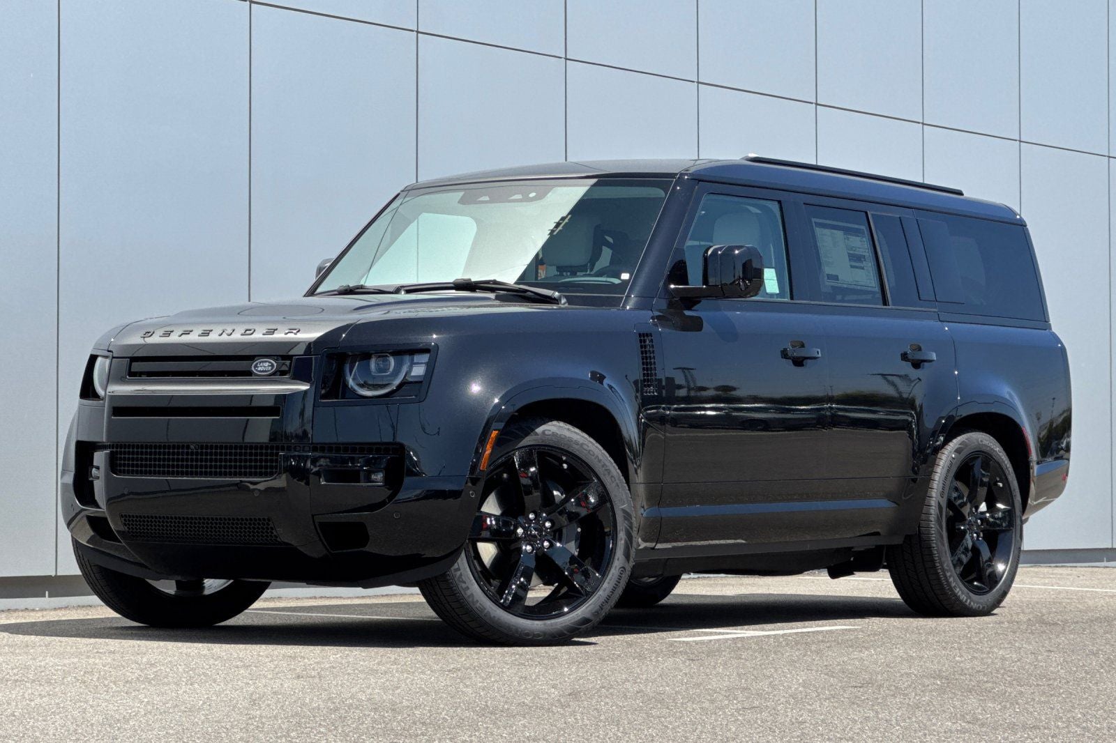2026 Land Rover Defender 130 X-Dynamic SE