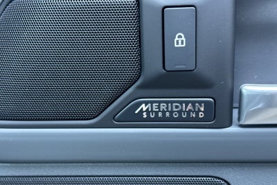 2026 Land Rover Defender 130 X-Dynamic SE