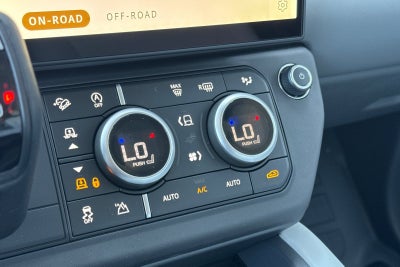 2026 Land Rover Defender 130 X-Dynamic SE