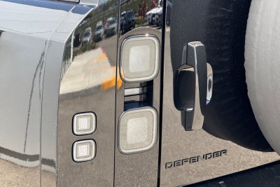 2026 Land Rover Defender 130 X-Dynamic SE