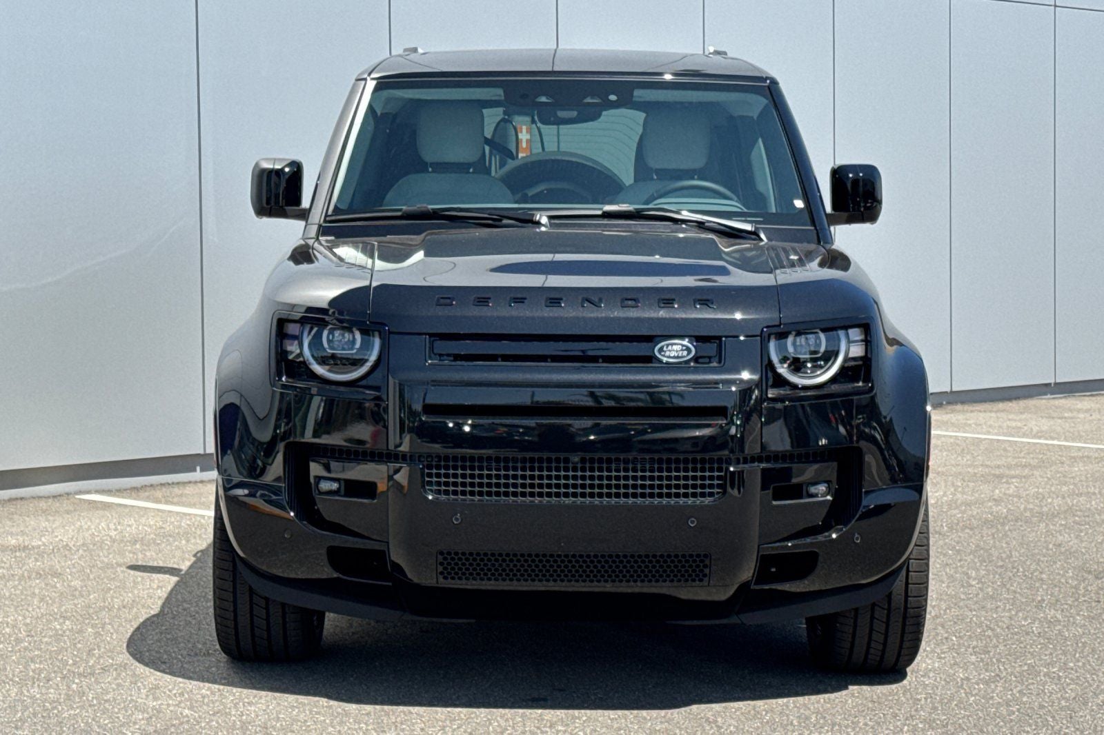 2026 Land Rover Defender 130 X-Dynamic SE