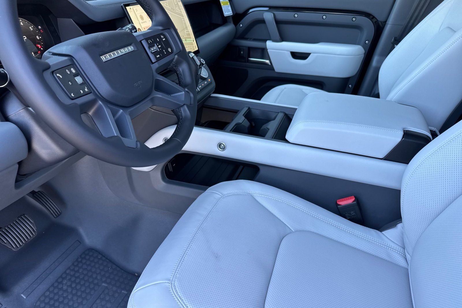 2026 Land Rover Defender 130 X-Dynamic SE