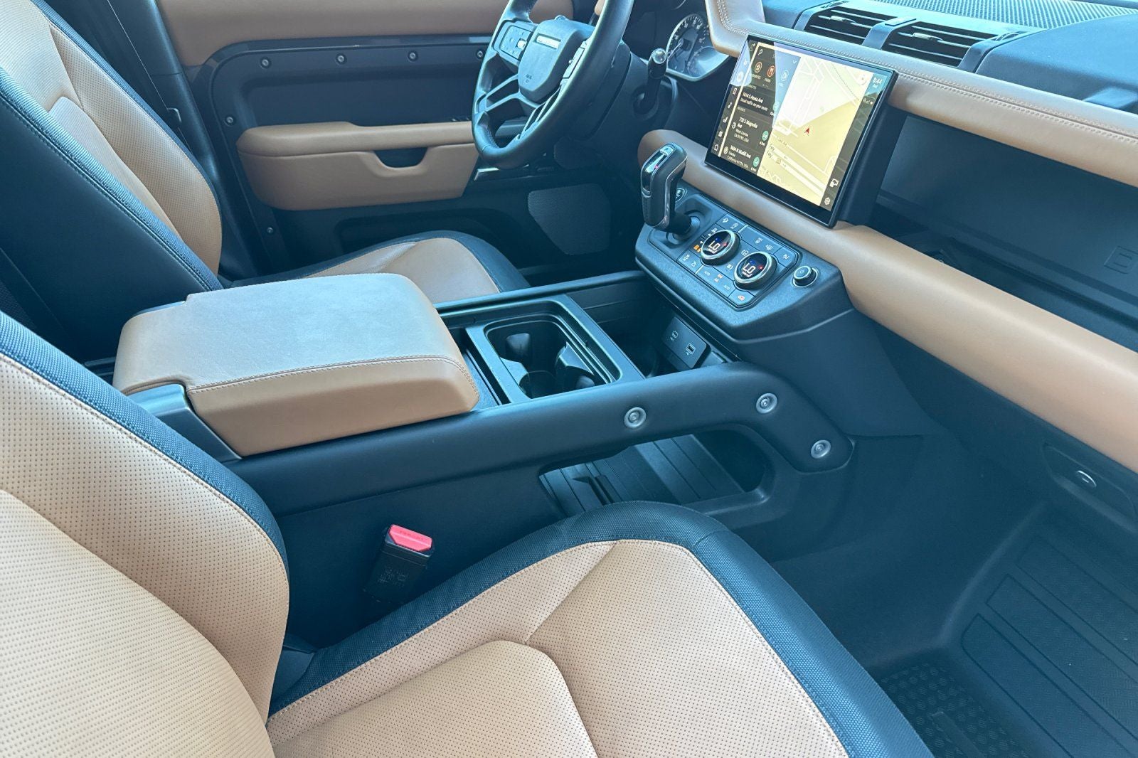2023 Land Rover Defender 130 X-Dynamic SE