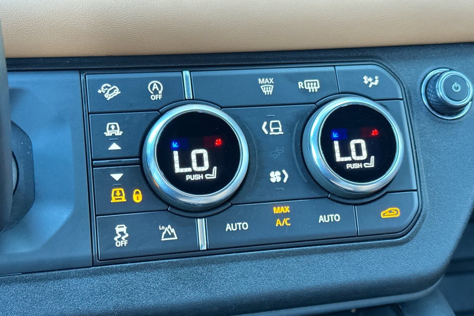 2023 Land Rover Defender 130 X-Dynamic SE