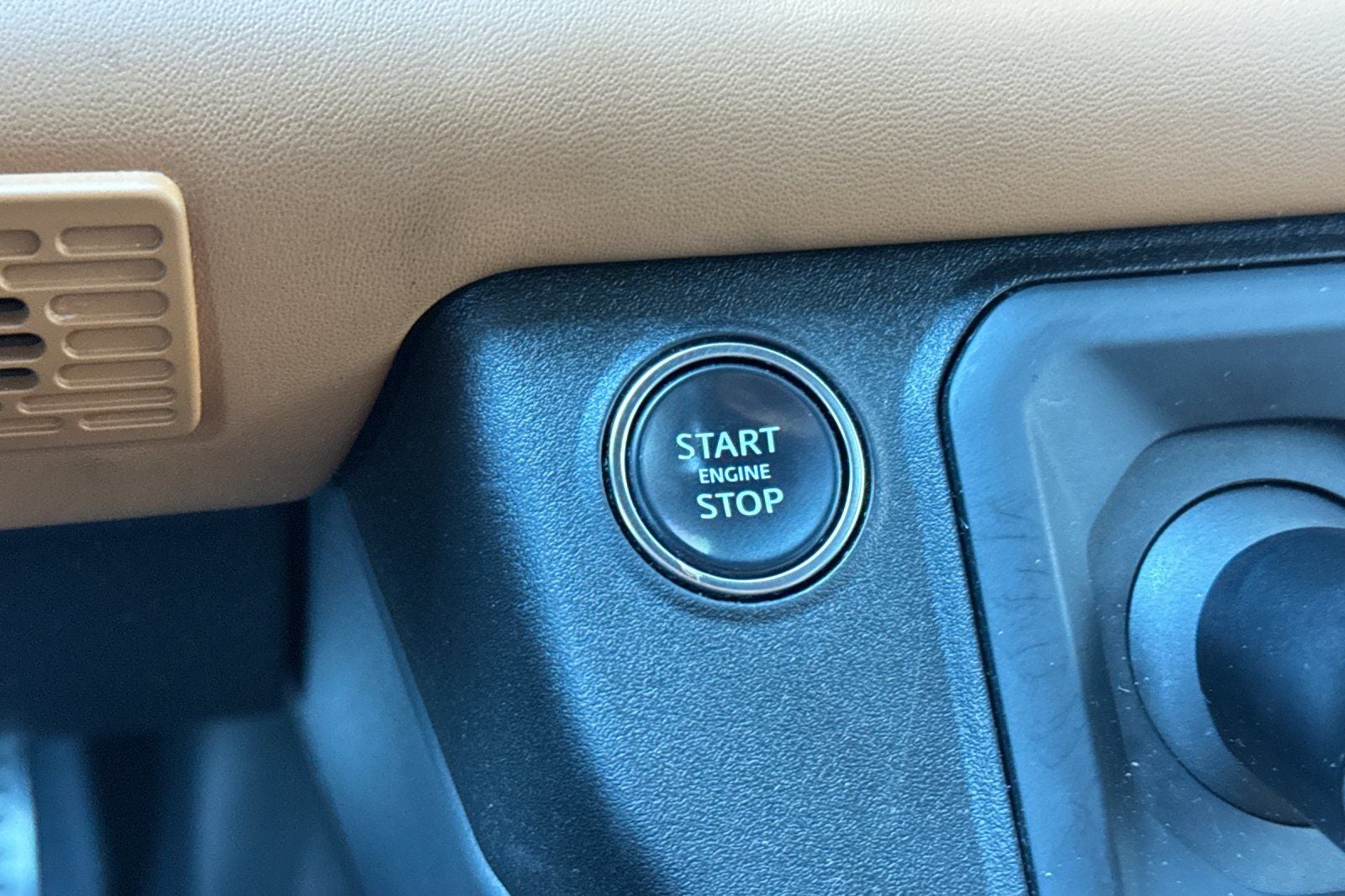 2023 Land Rover Defender 130 X-Dynamic SE