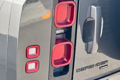2023 Land Rover Defender 130 X-Dynamic SE