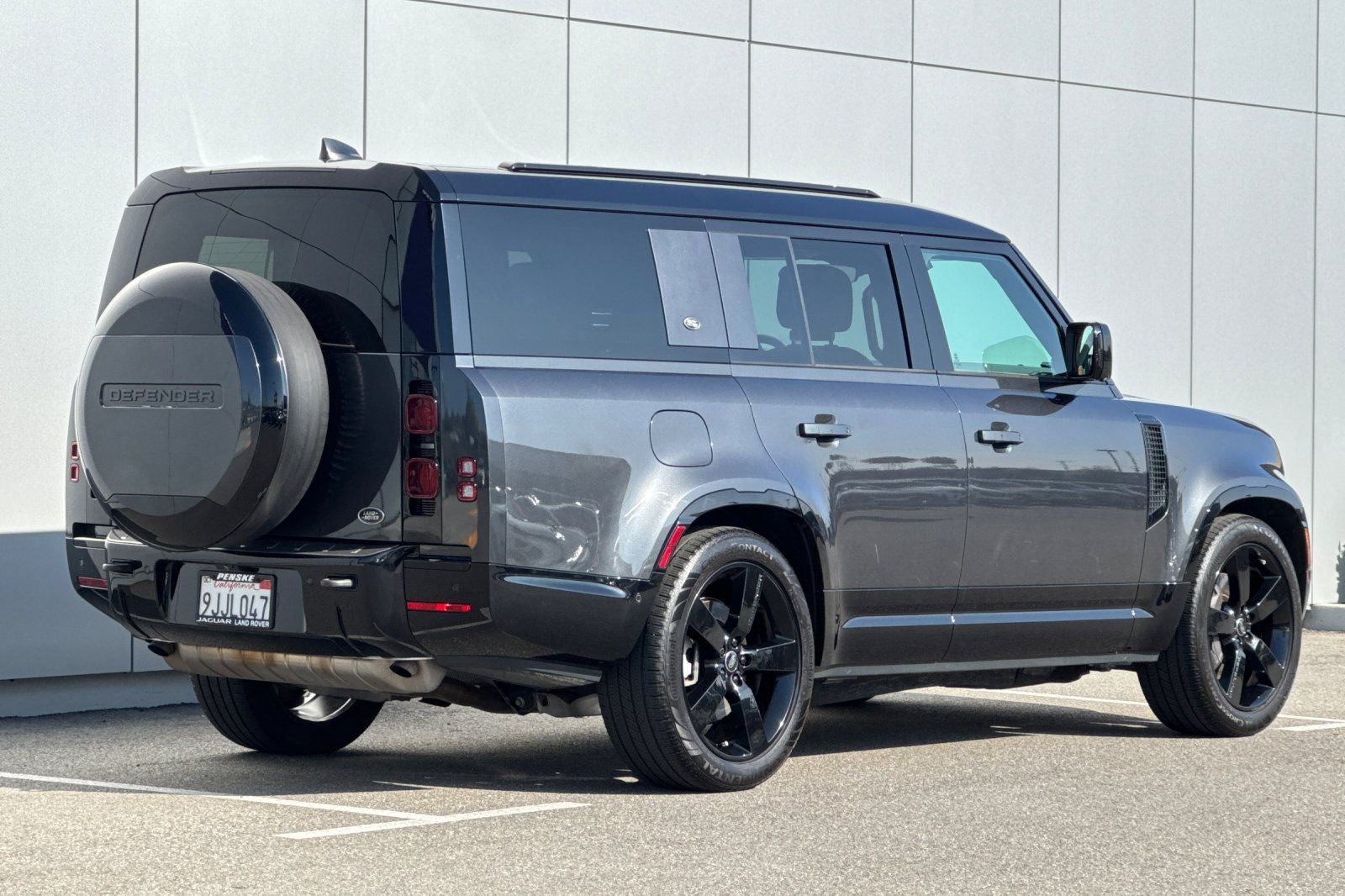 2023 Land Rover Defender 130 X-Dynamic SE