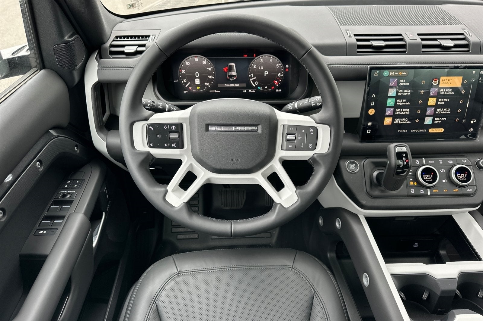 2025 Land Rover Defender 130 X-Dynamic SE