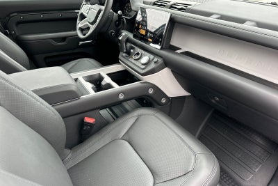 2025 Land Rover Defender 130 X-Dynamic SE