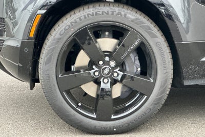 2025 Land Rover Defender 130 X-Dynamic SE